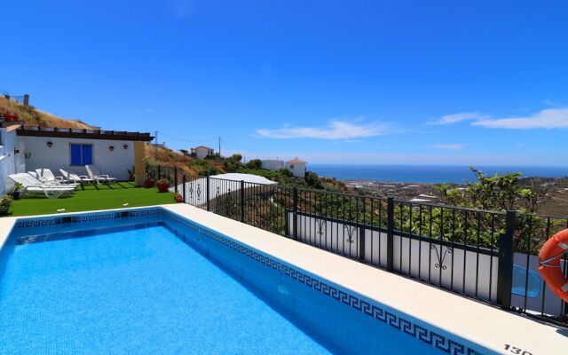 1090 Villa las Flores