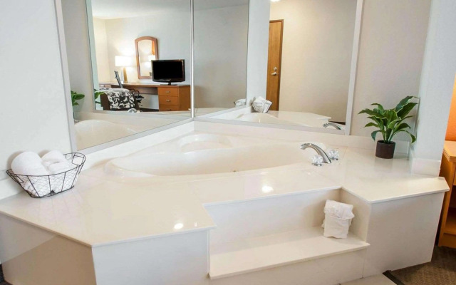 Sleep Inn & Suites Lake of the Ozarks