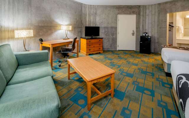 La Quinta Inn & Suites by Wyndham Irvine Spectrum