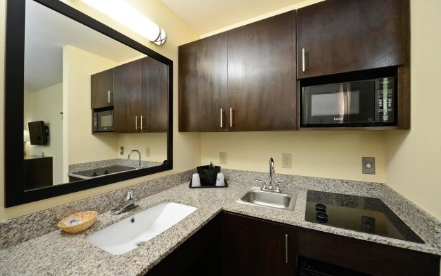 Americas Best Value Inn & Suites Lake Charles at I-210 Exit 11