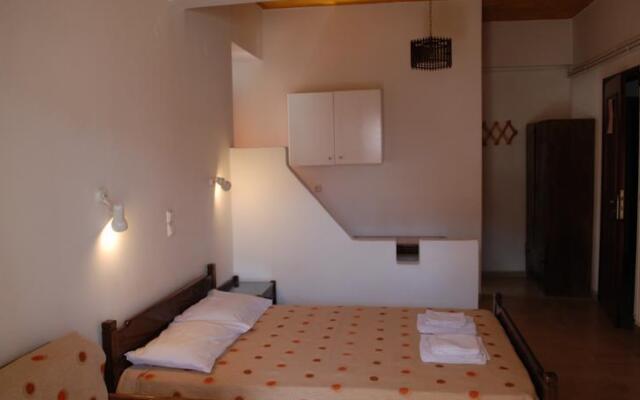 Manos Apartments