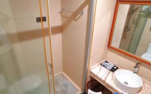 Dongxing Zijin Hotel