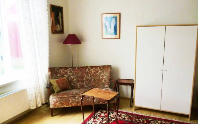 Arni's Place