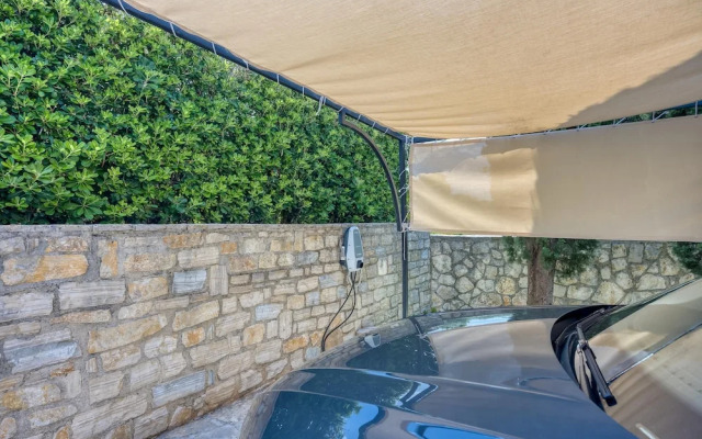 Vila Aryana With Pool