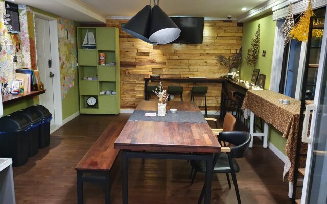 Blueboat Guesthouse Nampo - Hostel