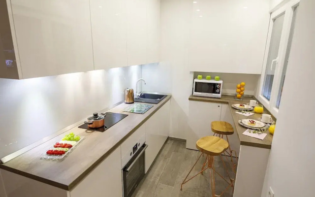 Rose Gold Rooms & Studio With Balcony