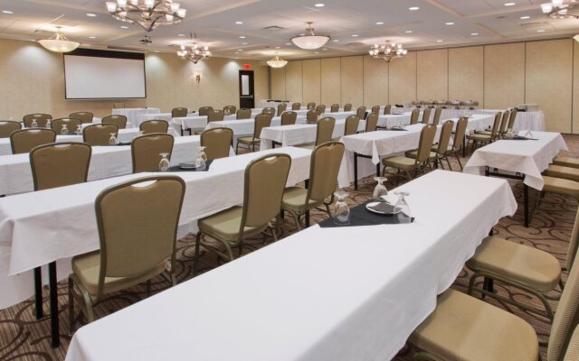 Holiday Inn & Suites Red Deer South
