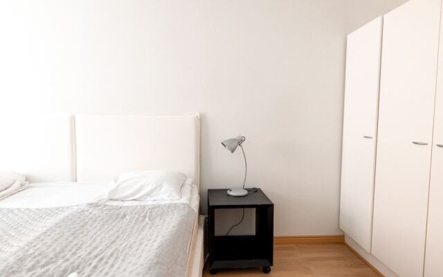 2ndhomes Bright 2BR Apartment