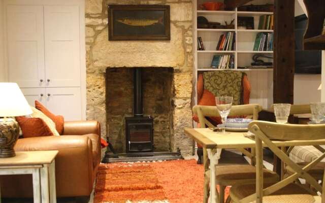 Mad Molly's Cottage
