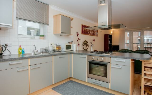 2 Bedroom Balcony Apartment In Putney