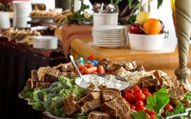 Crowne Plaza Minneapolis West by IHG