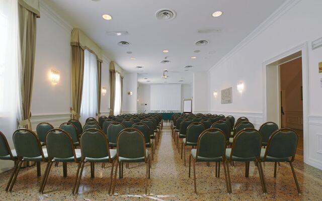 Rechigi Park Hotel