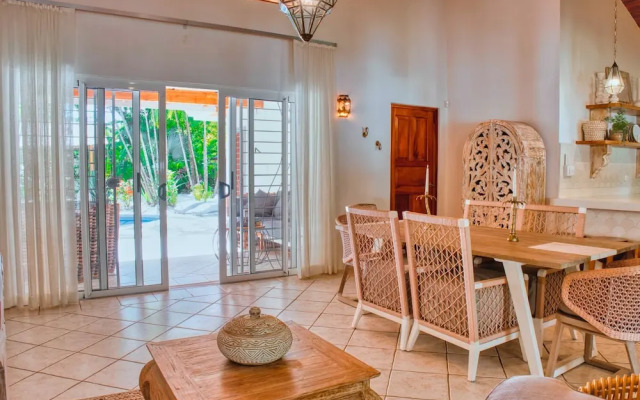 Casa Bonita - 5BR With Pool Walk to Beach