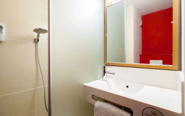 B&B HOTEL Reims Centre Gare