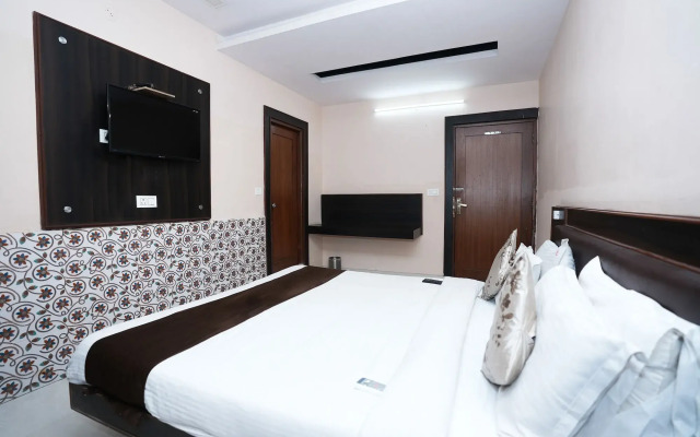 Hotel Madurai near Central Bus Stand, Udaipur