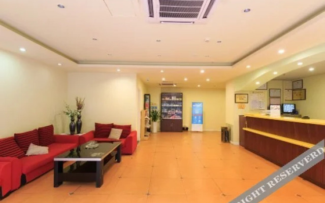 Home Inn Pebble Hotel (Liuzhou Five Star Pedestrian Street Diwang New World)