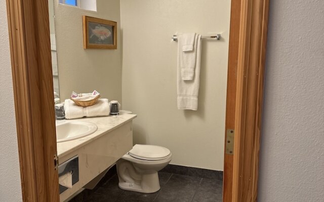 Edgewater Inn Shady Cove