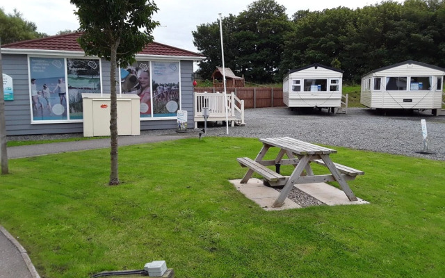 3 bed Caravan Suzie 1,10 Mins From Beach Suzie 1