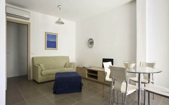 Dolce Mare 4 - Sea Front - Large Balcony - Sandy Beach
