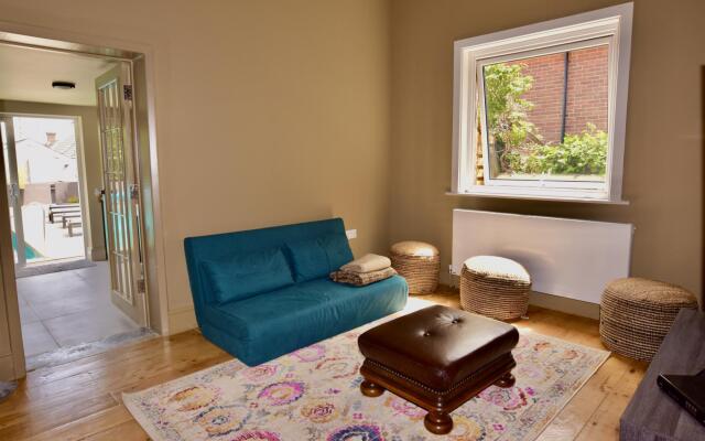 Blenheim House a Seaside Home for 12