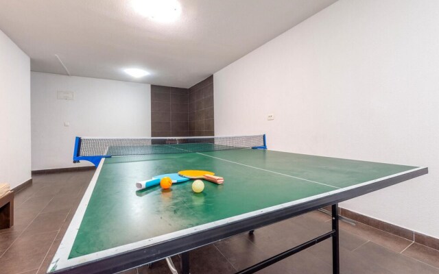 Amazing Home in Mravince With Sauna, Wifi and 9 Bedrooms