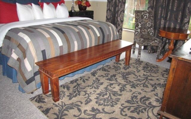 White House Inn on the Waterfront