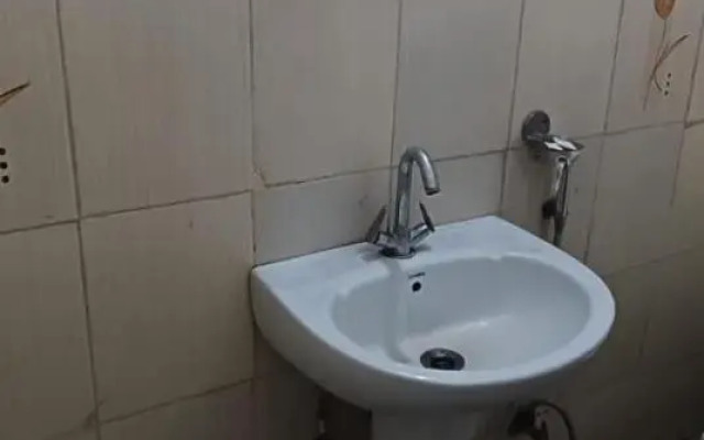 Airport Hotel Parikshit Palace