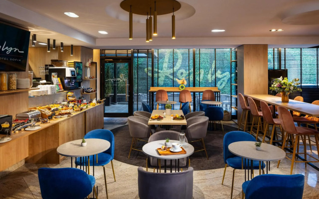 Rosslyn Thracia Hotel