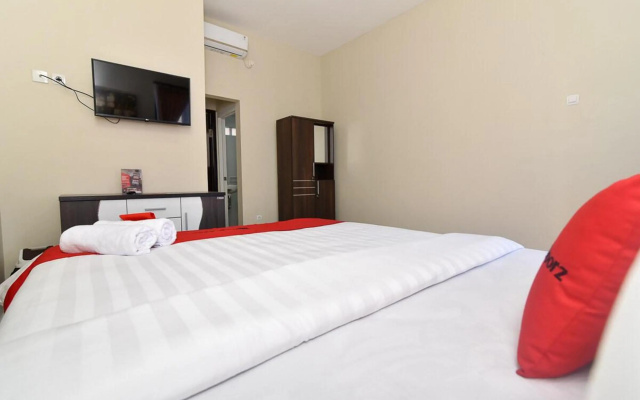 RedDoorz Plus near Jalan Imam Bonjol Denpasar – Guest Rooms – Denpasar