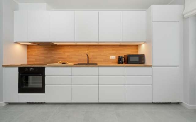 Pleasant Decor & Parking by Renters