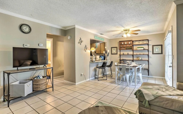 Seminole Townhome: Easy Access to Beaches!