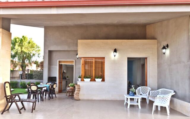 Villa Linda by the sea in South Sicily