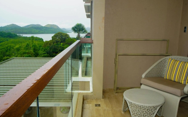Zuri Resort