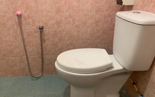 OYO 89877 Sun Triang Hotel