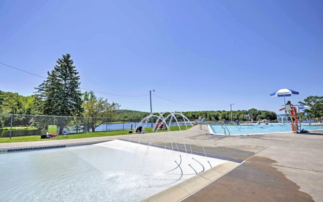 Cozy Arrowhead Lake Home w/ Sunroom + Pool Access!