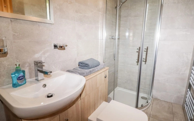 Watersview Lodge