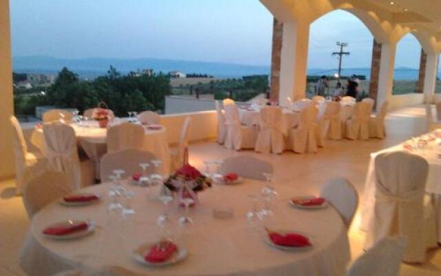 Siris Hotel