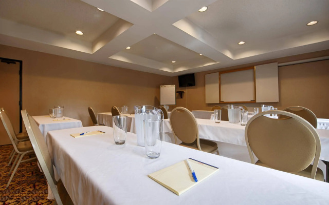 Best Western John Muir Inn