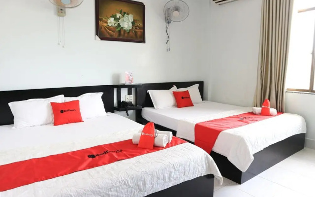 RedDoorz near Bai Sau 2