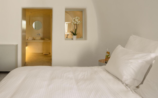 Oia Memories Suites