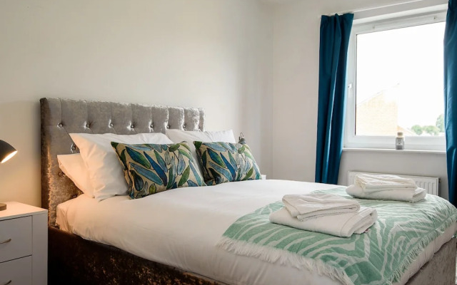Karah Suites- Longhorn Avenue