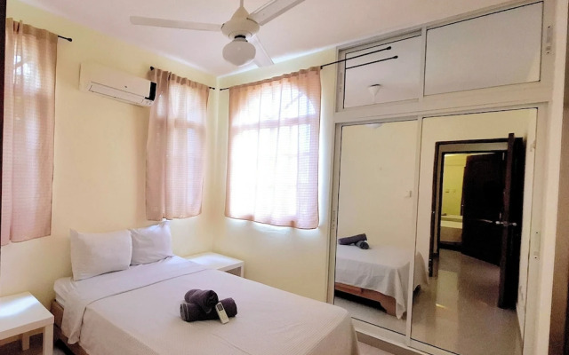 2-bedroom Beach Apartment With Pool Costambar