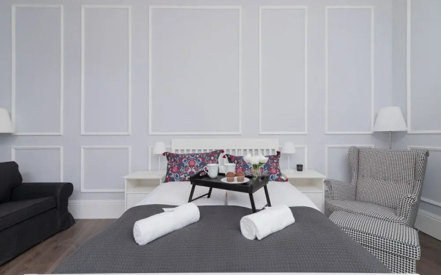 Czapskich Apartment by Renters
