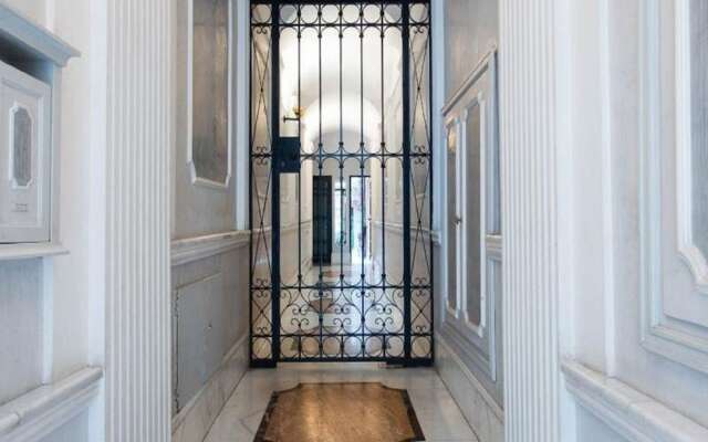 Condotti Apartment