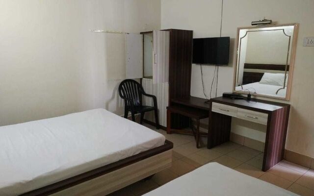 Iroomz Sri Balaji Residency