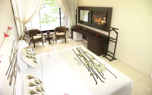 Cristal Itsandra Beach Hotel