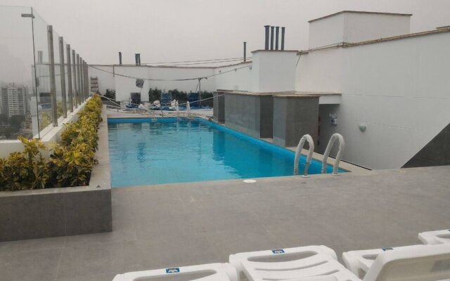Ur Place Rentals - Modern 3bdrm, Swimming Pool And Gym