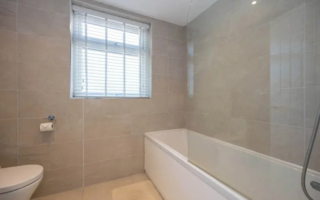 Cosy Apartment in the Heart of Sale