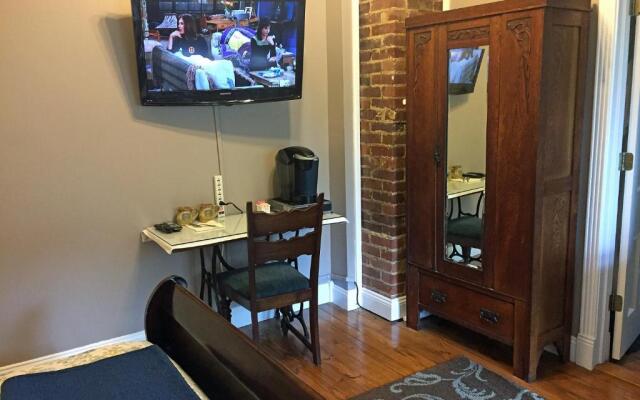 White Oak Manor Bed & Breakfast