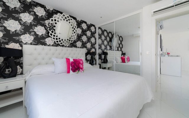 Lani's Suites de Luxe - Adults Only